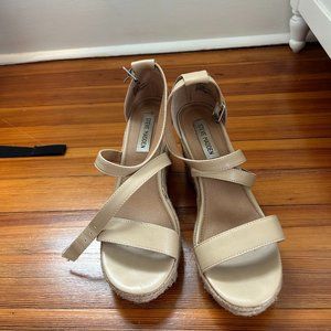 Steve Madden Size 8.5 Nude Wedges